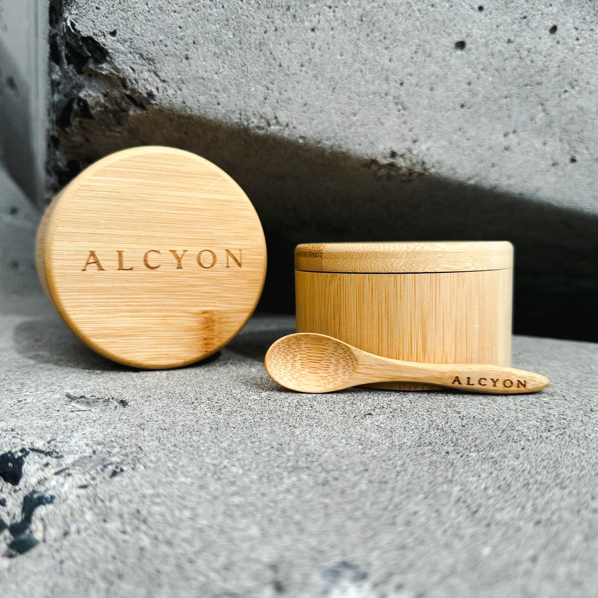 Main de sel et cuillère en bois (sel non inclus)
